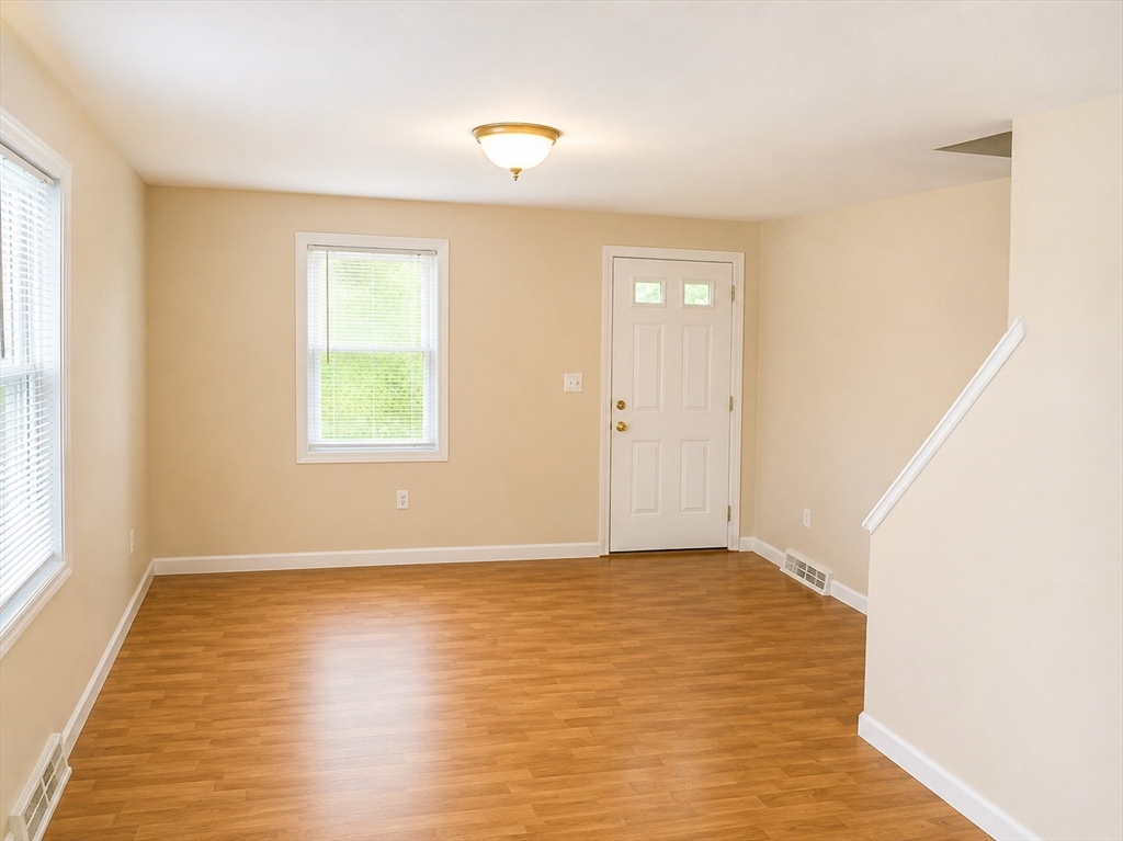 81-83 Blanding Street Springfield, MA 01151 - Photo 4 of 10