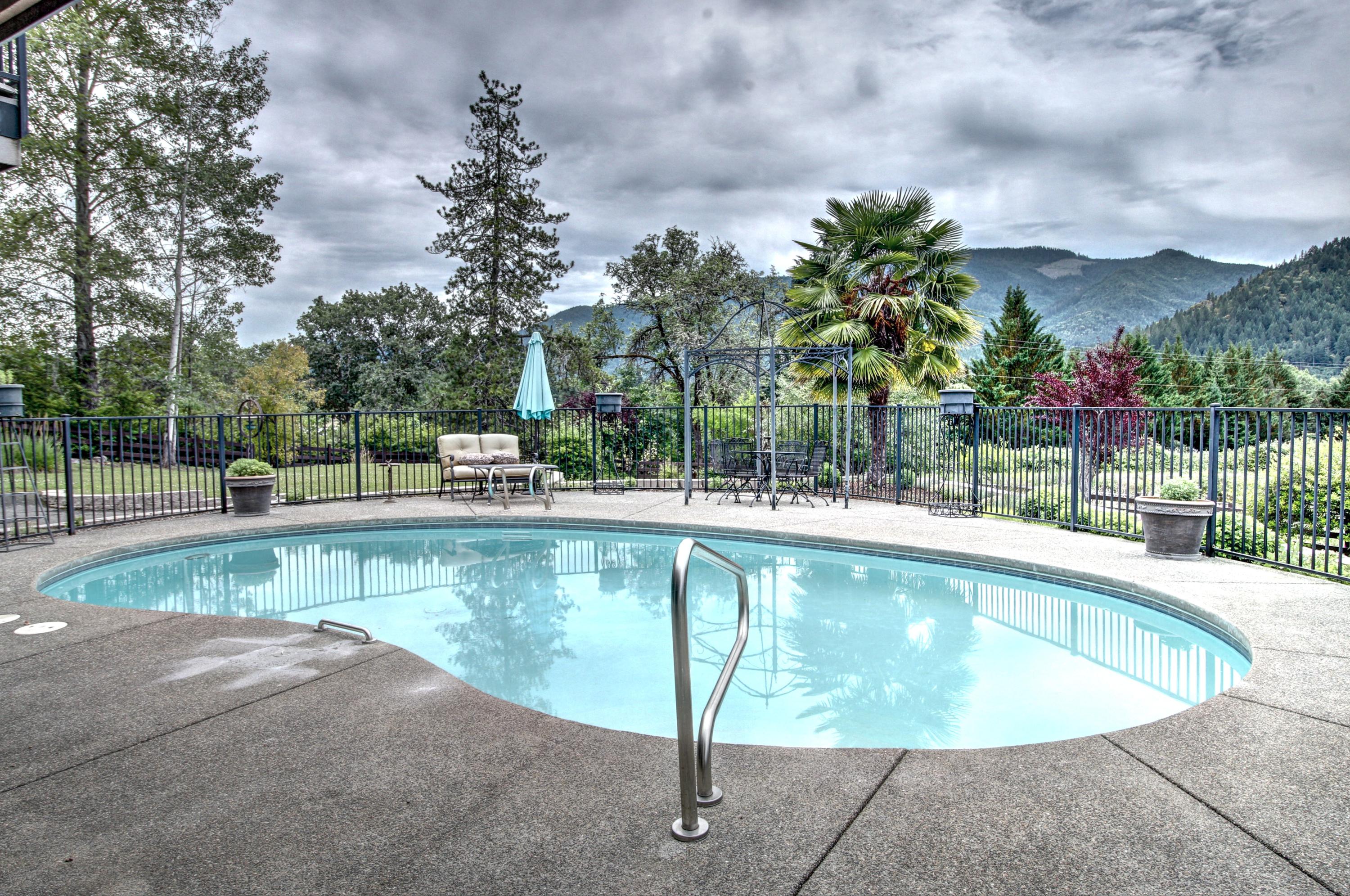 100 Springbrook Drive Grants Pass, OR 97527 - Photo 2 of 57 Pool area