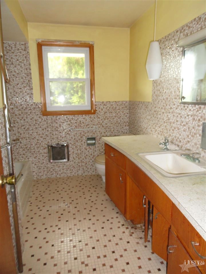 8222 Northwest Winchester Road Decatur, IN 46733 - Photo 13 of 20