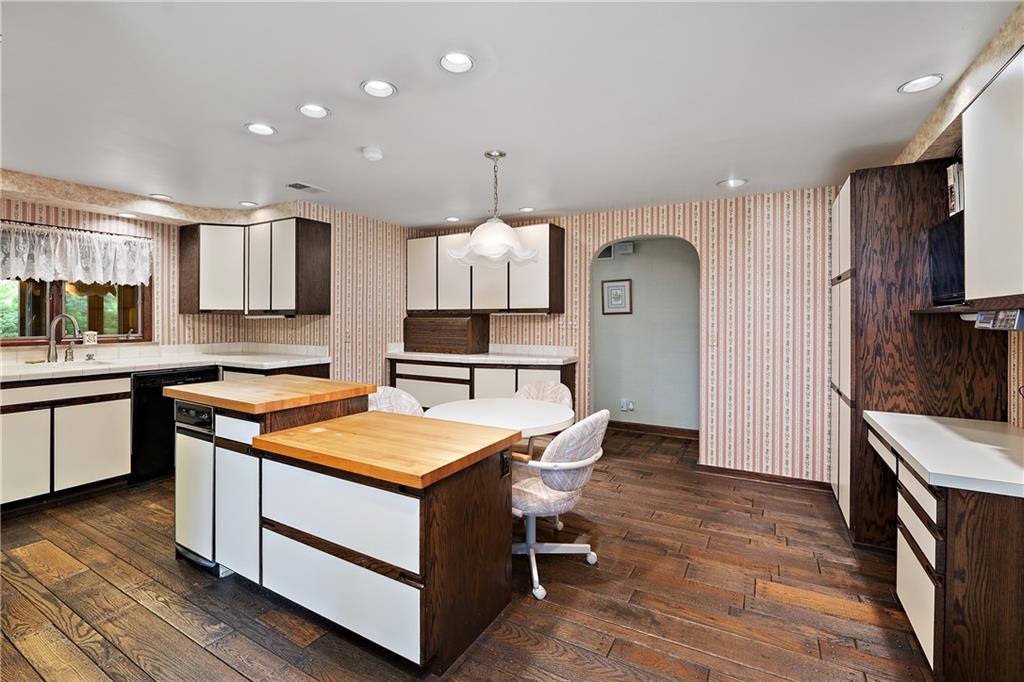 443 Belmont Road Butler, PA 16001 - Photo 4 of 25 Gallery Image 4