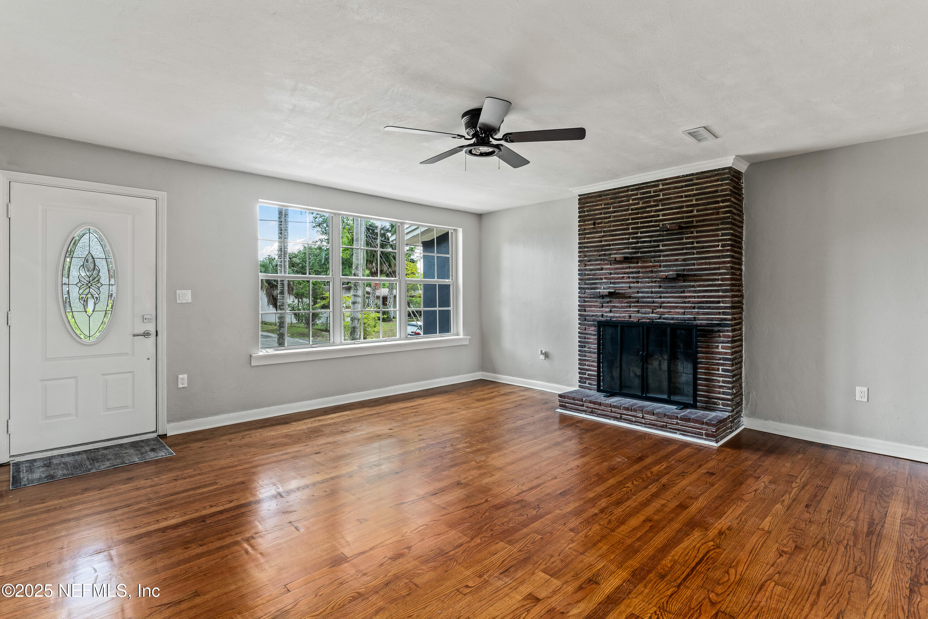 1614 Clemson Road Jacksonville, FL 32217 - Photo 3 of 29 Living Room
