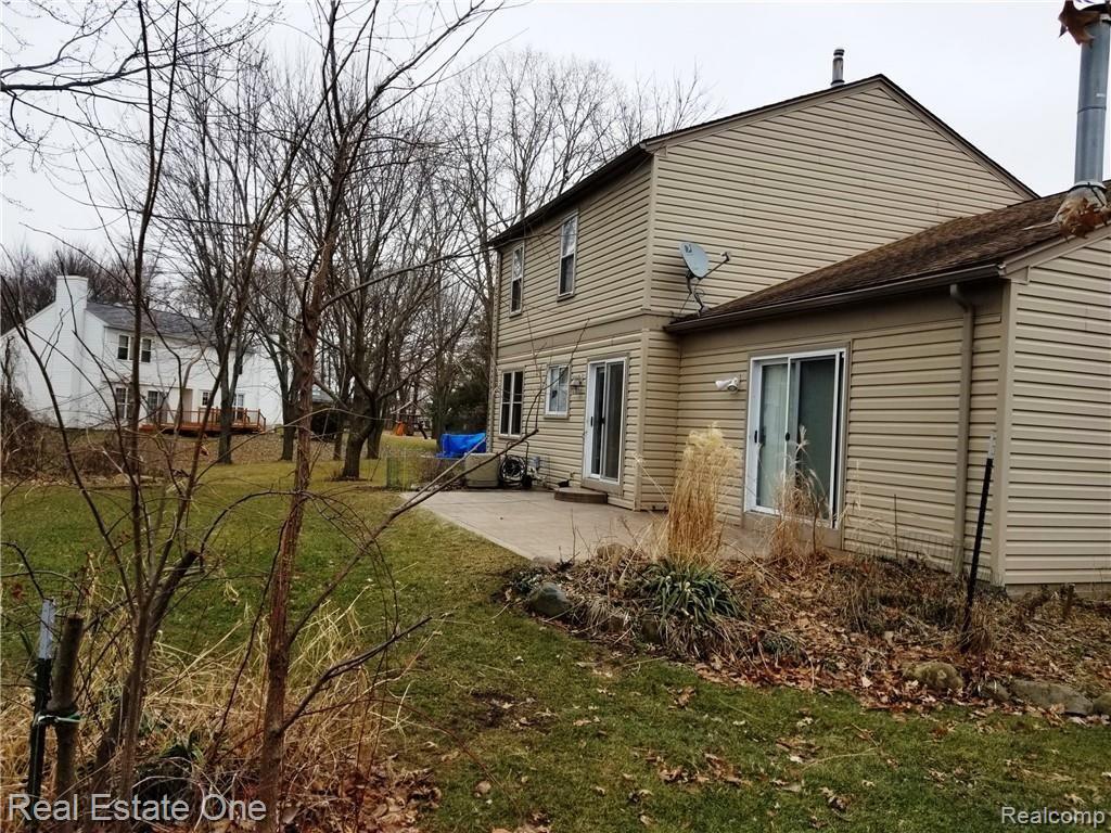 24626 Jamestowne Road Novi, MI 48375 - Photo 2 of 4