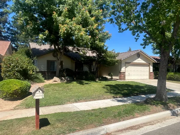 $2,475 | 3256 West Calimyrna Avenue, Fresno, CA 93711