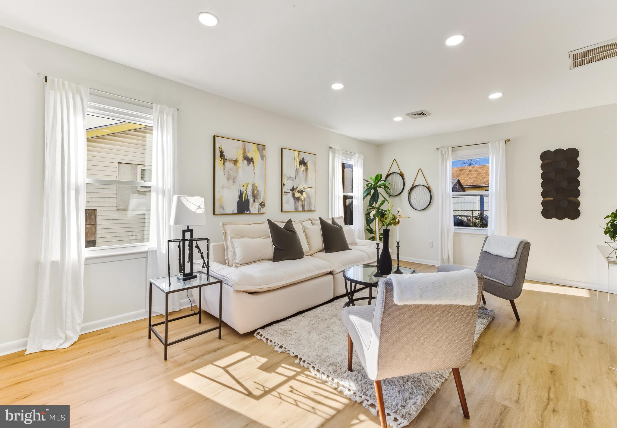 53 Spindletop Lane Willingboro, NJ 08046 - Photo 4 of 22 a living room with furniture and wooden floor