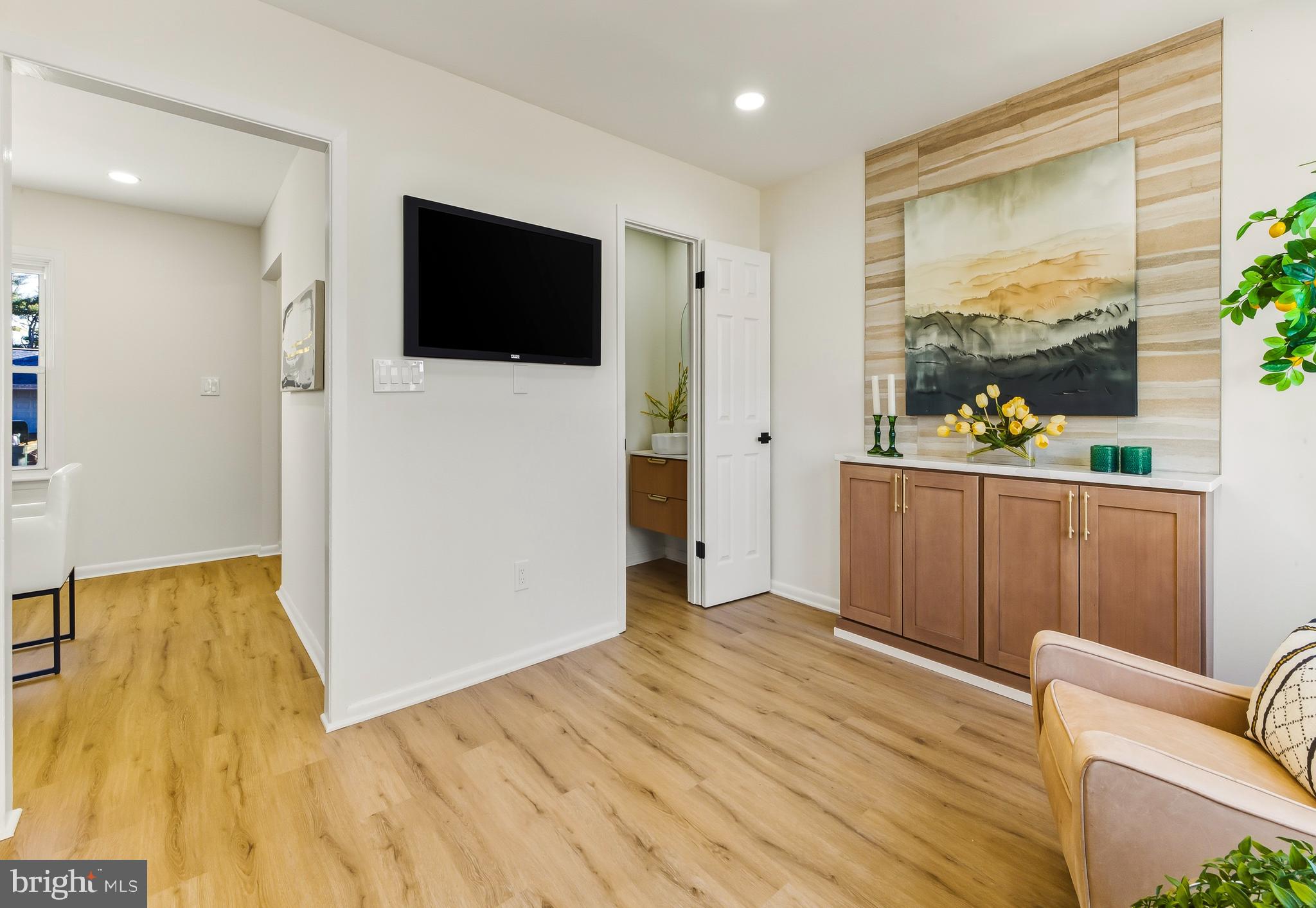 53 Spindletop Lane Willingboro, NJ 08046 - Photo 6 of 22 a view of a livingroom with furniture and an empty room