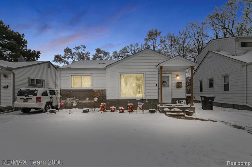 5871 Cooper Street Taylor, MI 48180 - Photo 1 of 18