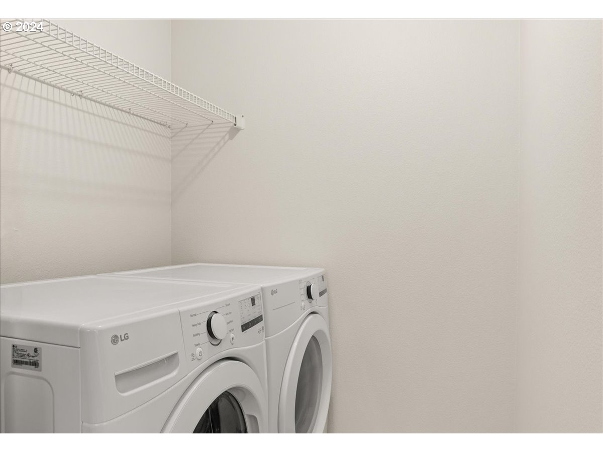 13175 Southwest Hanson Road Beaverton, OR 97008 - Photo 17 of 36 Laundry