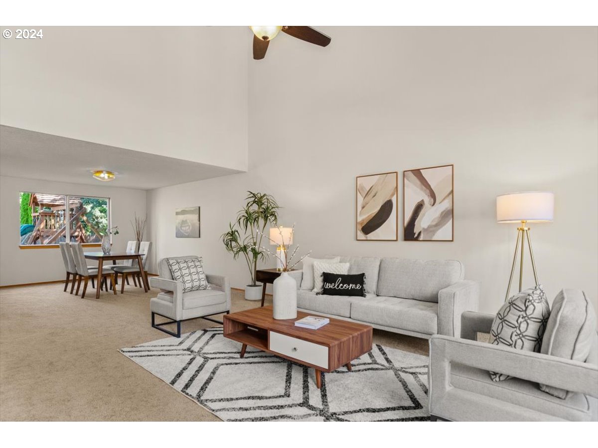 13175 Southwest Hanson Road Beaverton, OR 97008 - Photo 2 of 36 Living Room