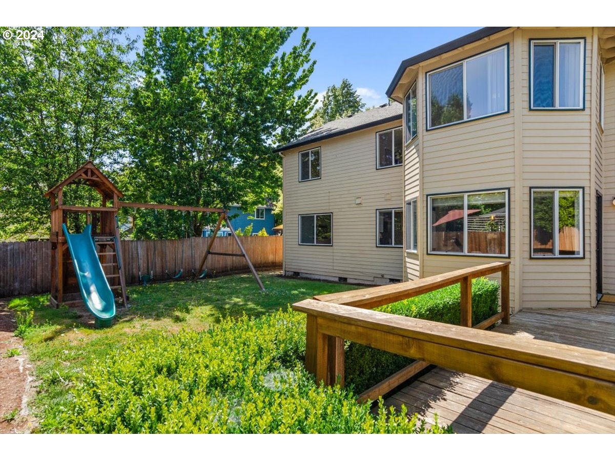 13175 Southwest Hanson Road Beaverton, OR 97008 - Photo 28 of 36 Backyard