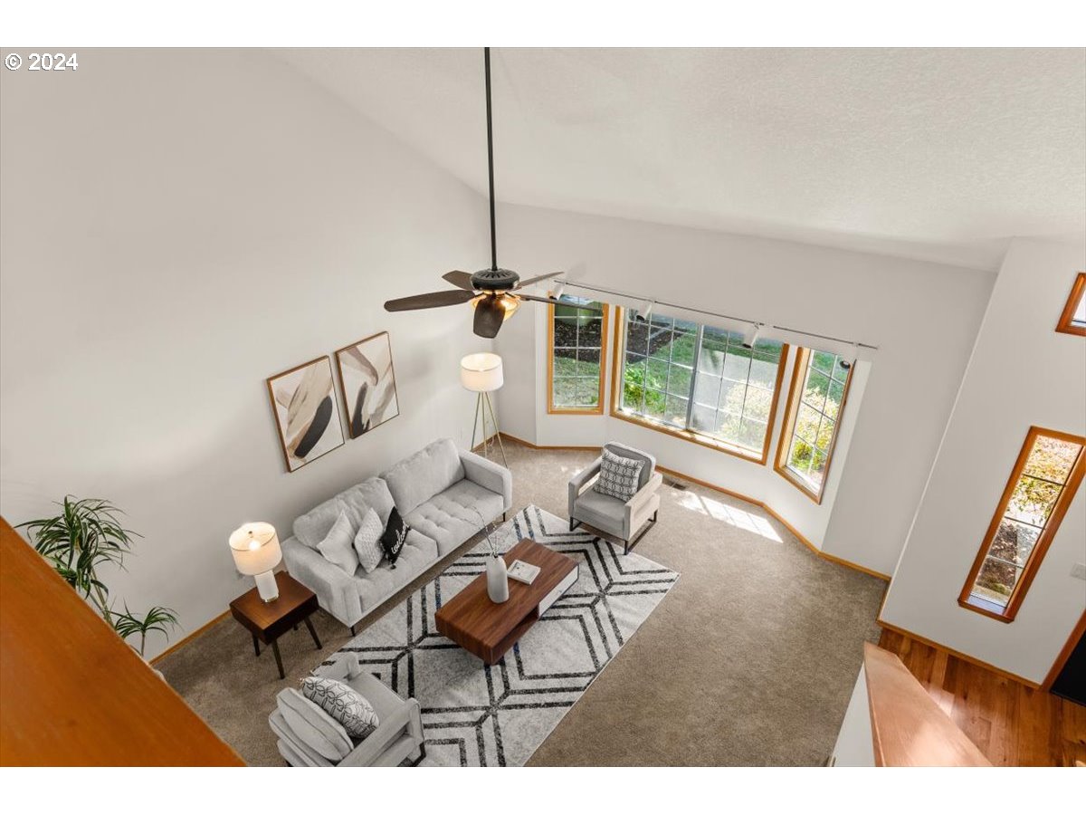 13175 Southwest Hanson Road Beaverton, OR 97008 - Photo 5 of 36 Living Room