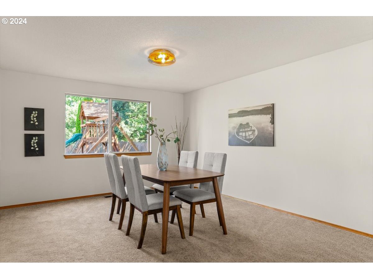 13175 Southwest Hanson Road Beaverton, OR 97008 - Photo 6 of 36 Dining Room