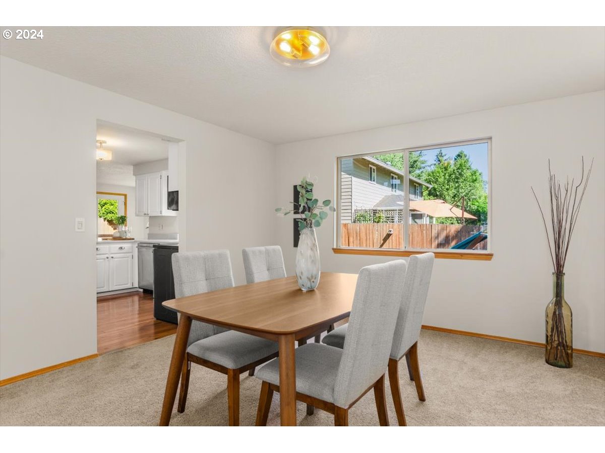 13175 Southwest Hanson Road Beaverton, OR 97008 - Photo 7 of 36 Dining Room