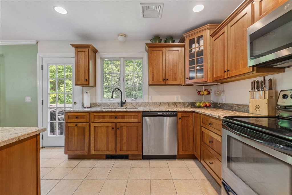68 Brookfield Road, Unit 102 Charlton, MA 01507 - Photo 13 of 39 Gallery Image 13