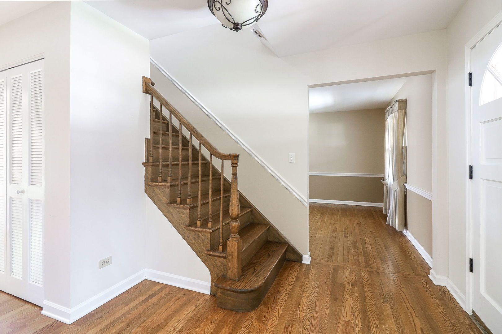 416 East Bauer Road Naperville, IL 60563 - Photo 3 of 35