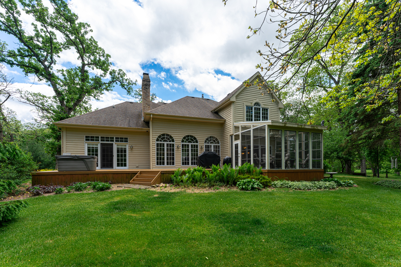 2319 Thompson Road Bull Valley, IL 60097 - Photo 31 of 38 Gallery Image 31