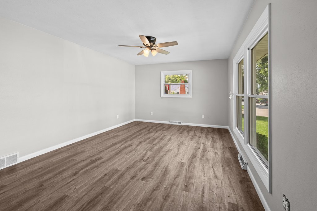 501 38th Street Moline, IL 61265 - Photo 3 of 32
