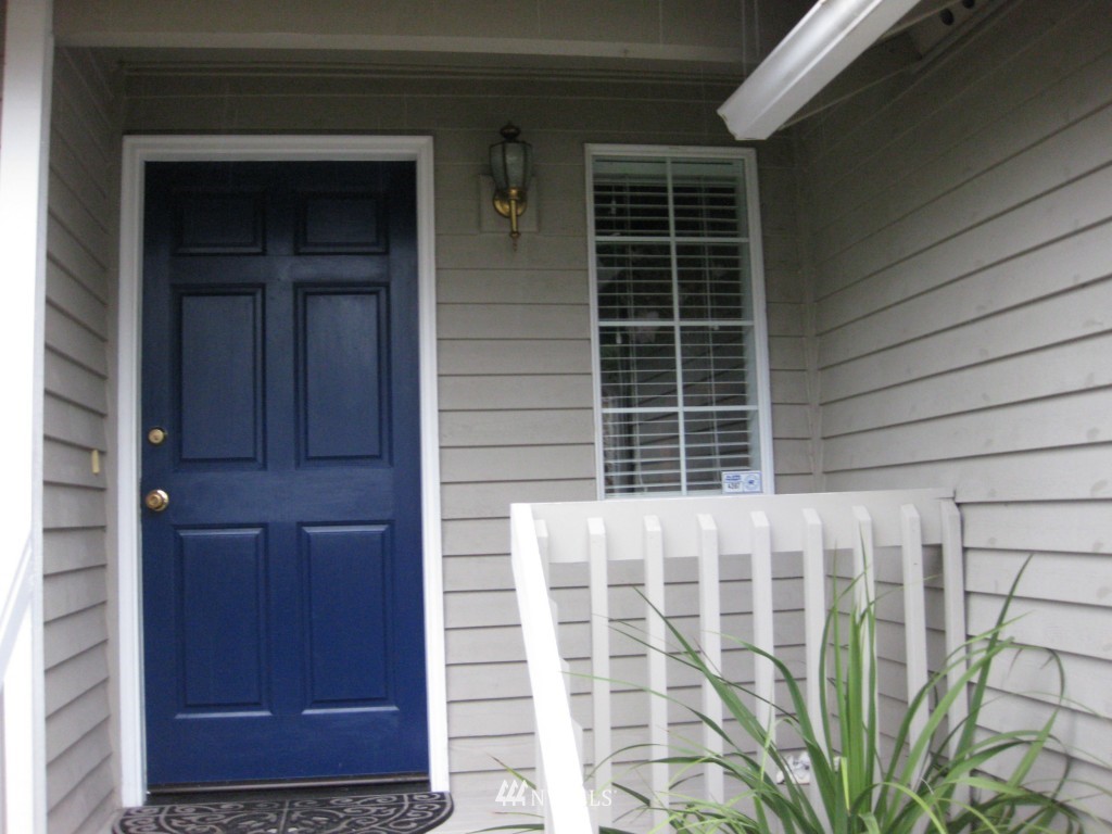 2105 Aberdeen Place Northeast Renton, WA 98056 - Photo 5 of 15 Gallery Image 5