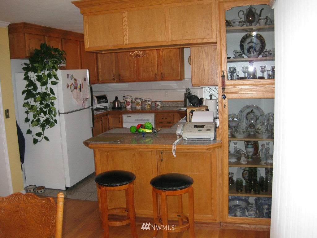 2105 Aberdeen Place Northeast Renton, WA 98056 - Photo 8 of 15 Gallery Image 8