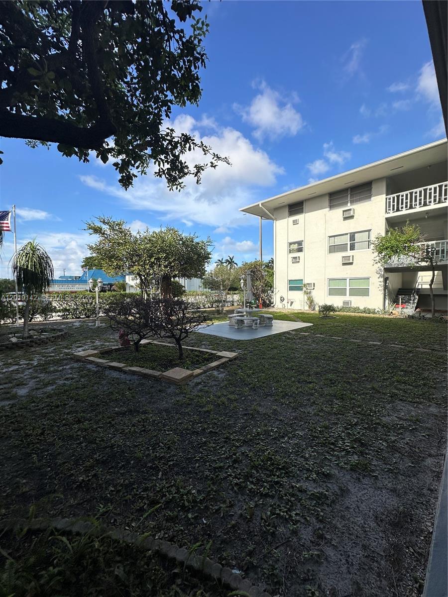 1050 East Sample Road, Unit 208 Pompano Beach, FL 33064 - Photo 8 of 9 Gallery Image 8