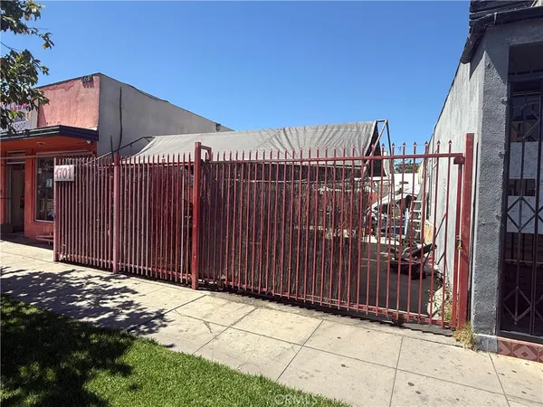 $460,000 | 4701 1/2 East Compton Boulevard, Compton, CA 90221