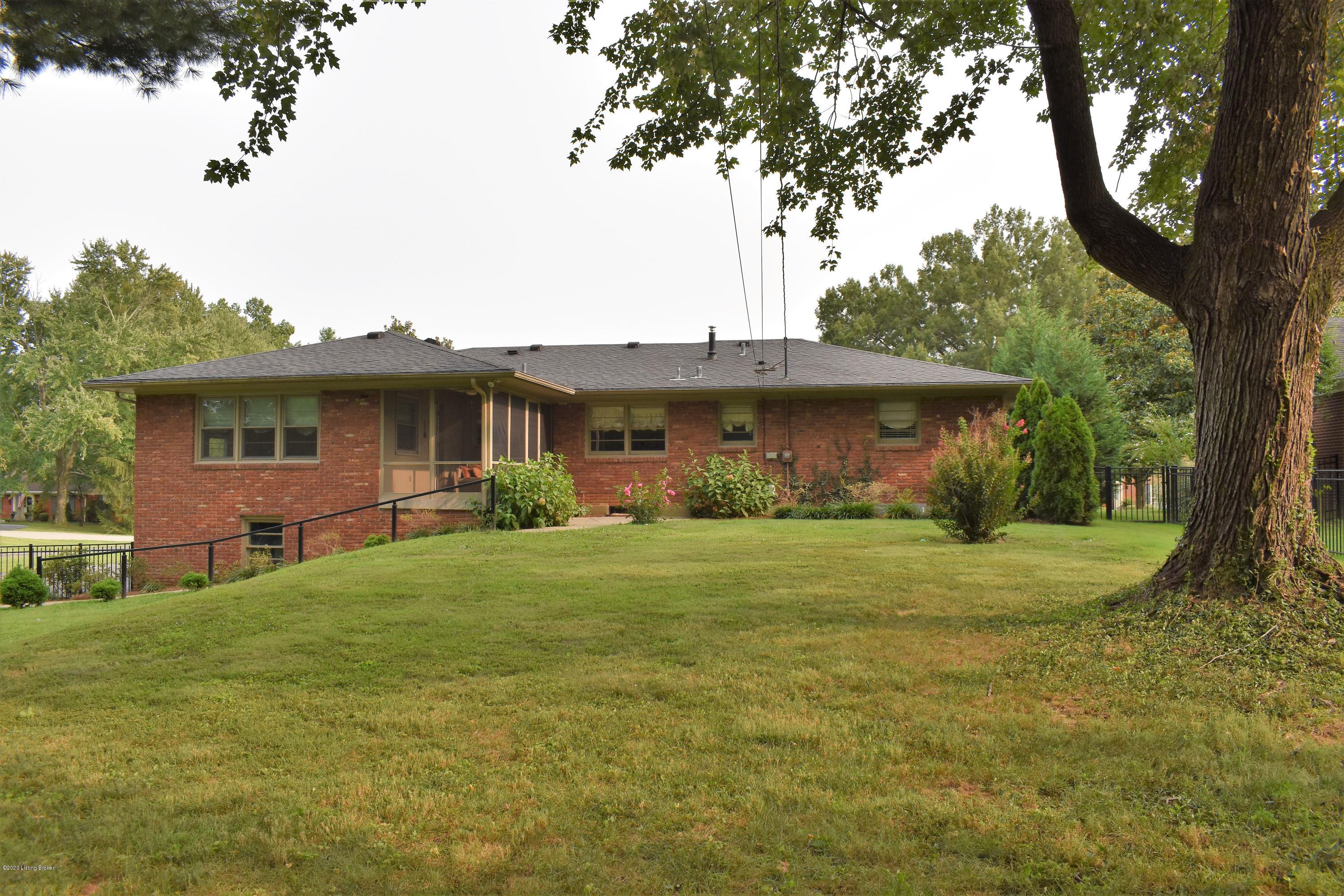 6309 Regal Road Louisville, KY 40222 - Photo 2 of 31 DSC_1107