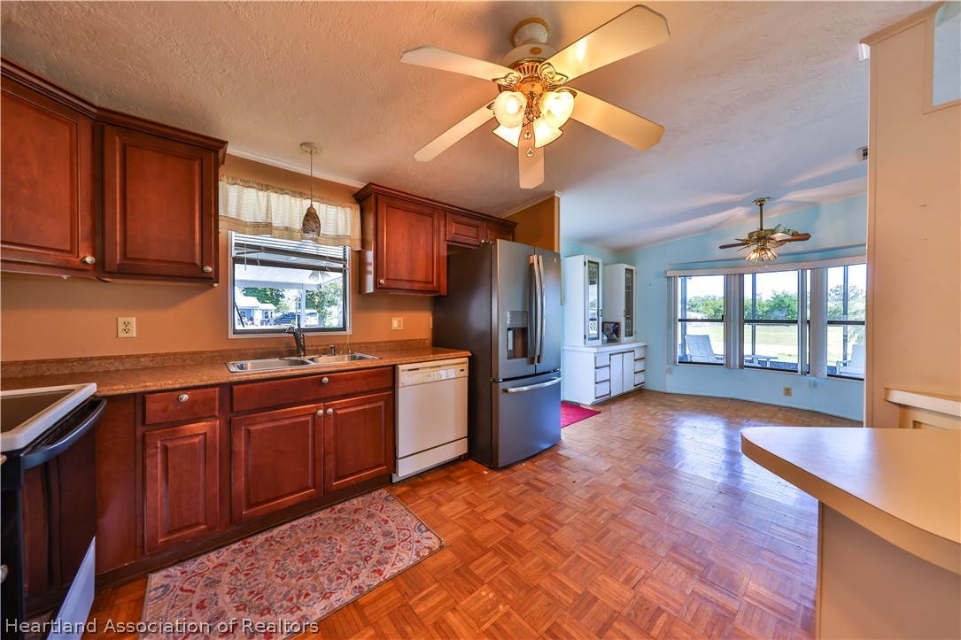 313 Hickory Ridge Drive Sebring, FL 33876 - Photo 5 of 24 Gallery Image 5