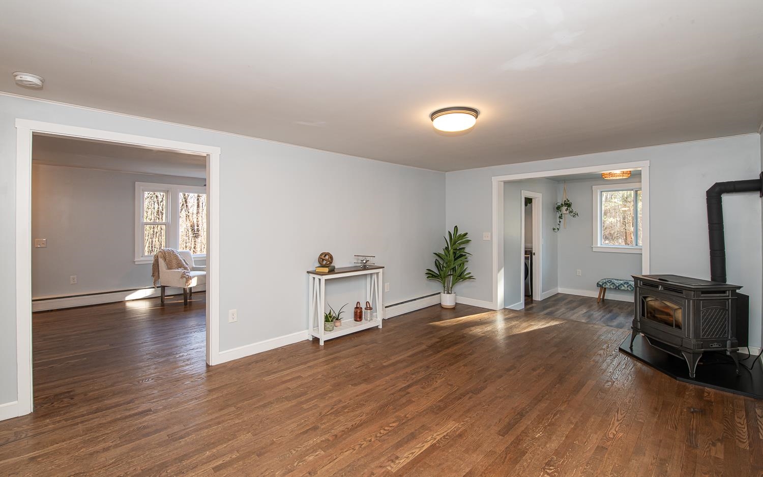 121 Hampstead Road Sandown, NH 03873 - Photo 11 of 60