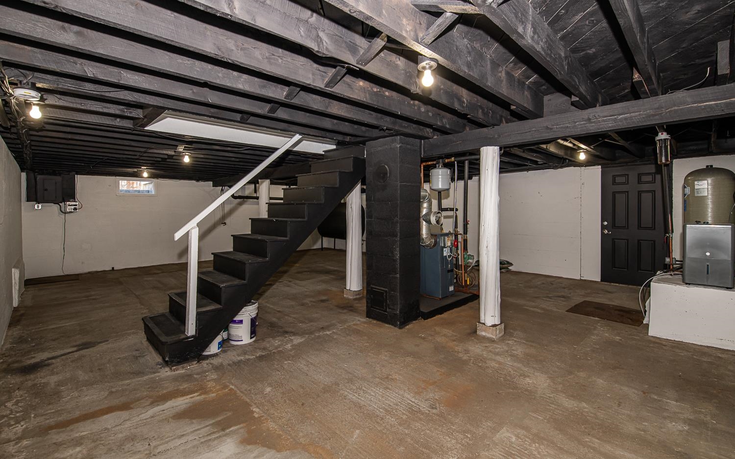 121 Hampstead Road Sandown, NH 03873 - Photo 41 of 60