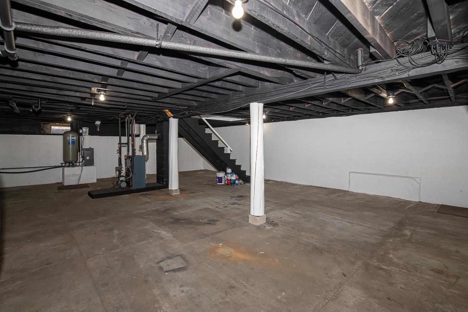 121 Hampstead Road Sandown, NH 03873 - Photo 43 of 60