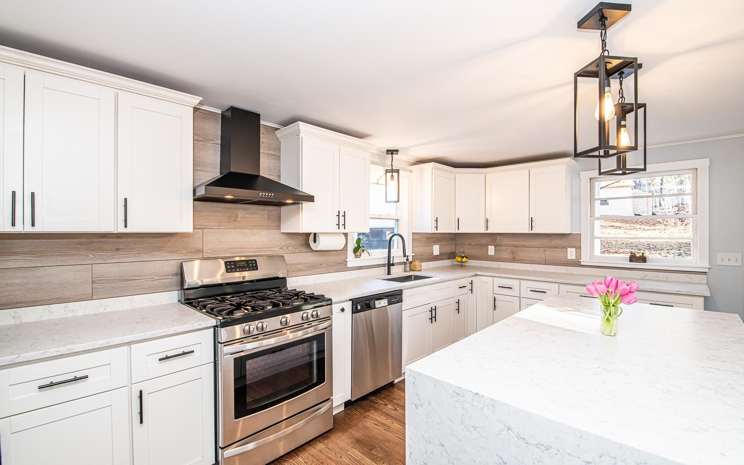 121 Hampstead Road Sandown, NH 03873 - Photo 8 of 60