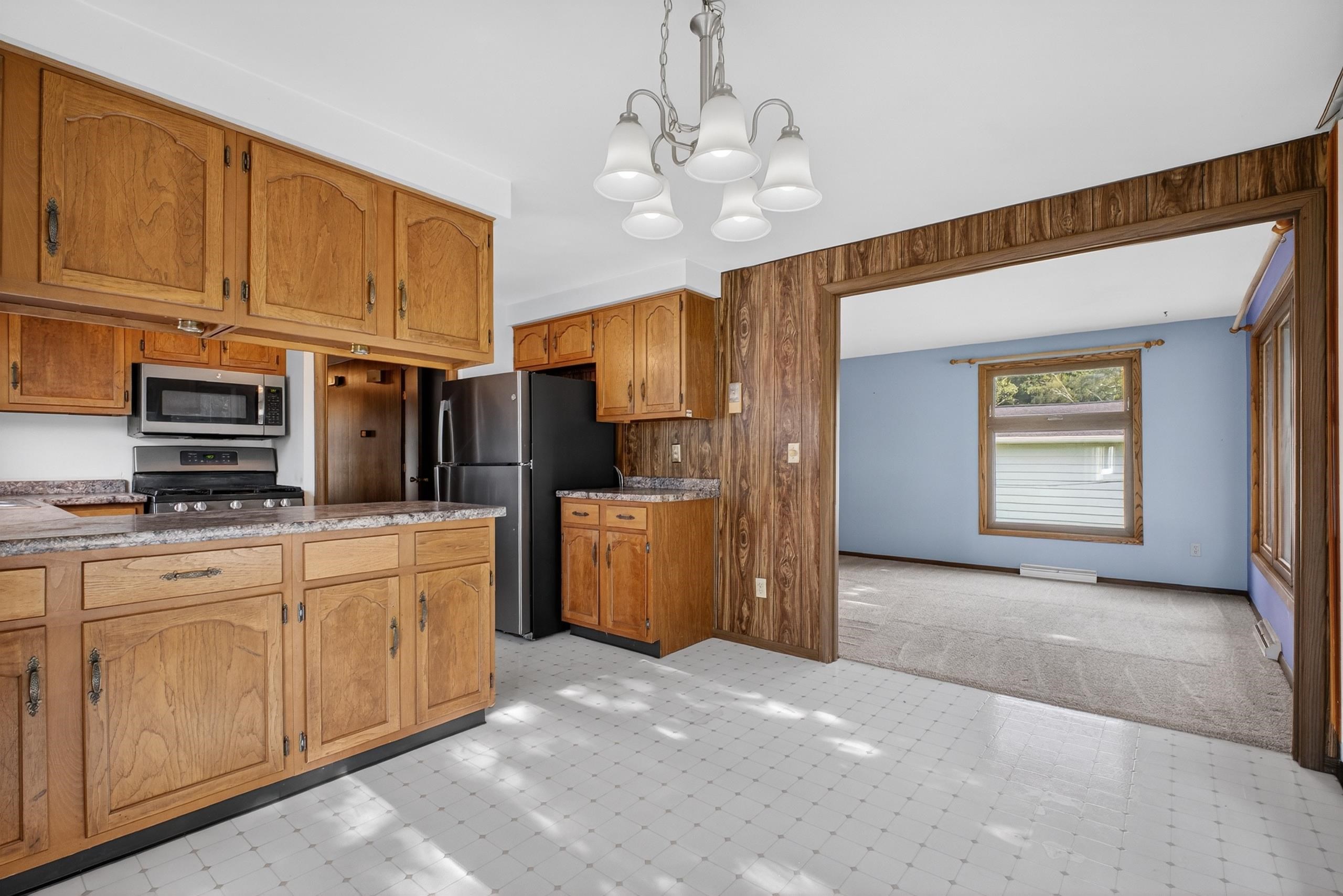 609 Washington Street Ripon, WI 54971 - Photo 5 of 33