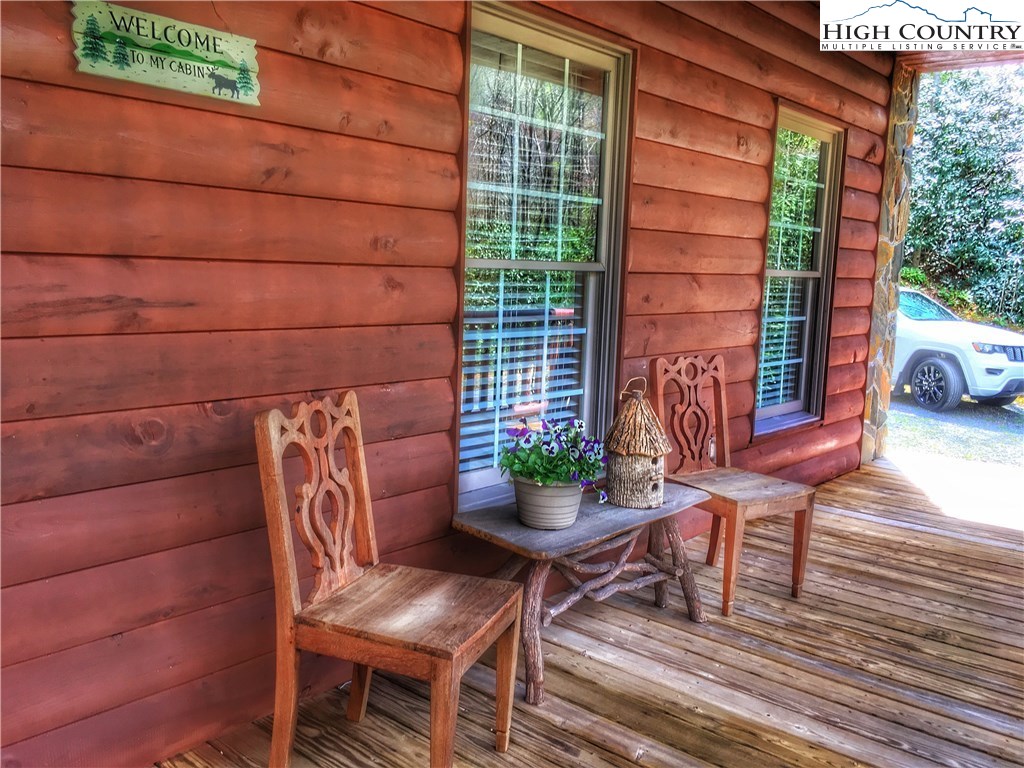 548 Pinnacle Ridge Road Beech Mountain, NC 28604 - Photo 4 of 32