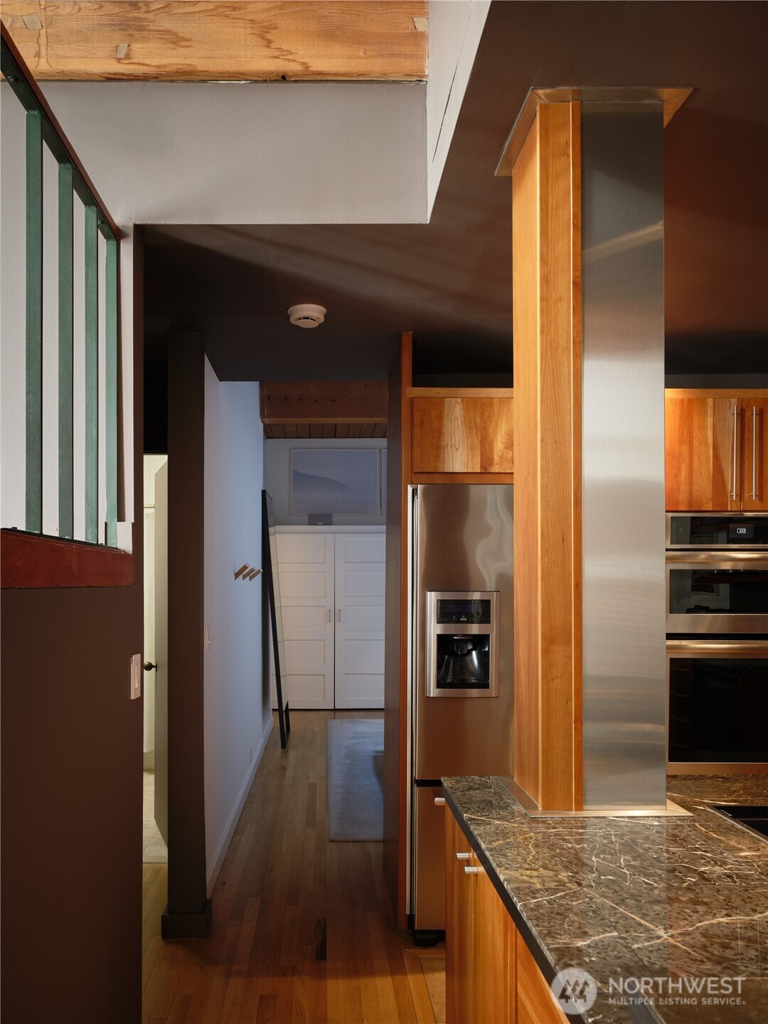 611 Post Avenue, Unit 7 Seattle, WA 98104 - Photo 13 of 20