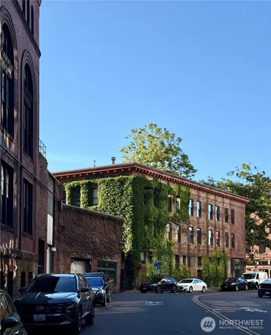 $865,000 | 611 Post Avenue, Unit 7, Seattle, WA 98104