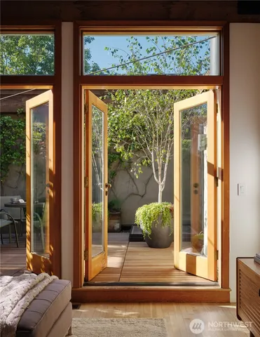 $865,000 | 611 Post Avenue, Unit 7, Seattle, WA 98104