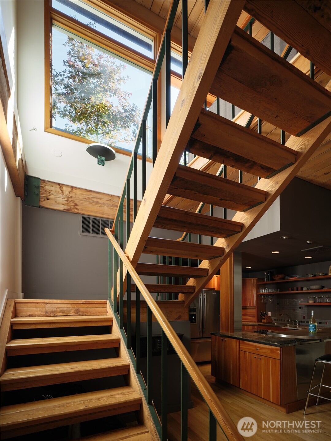 611 Post Avenue, Unit 7 Seattle, WA 98104 - Photo 9 of 20