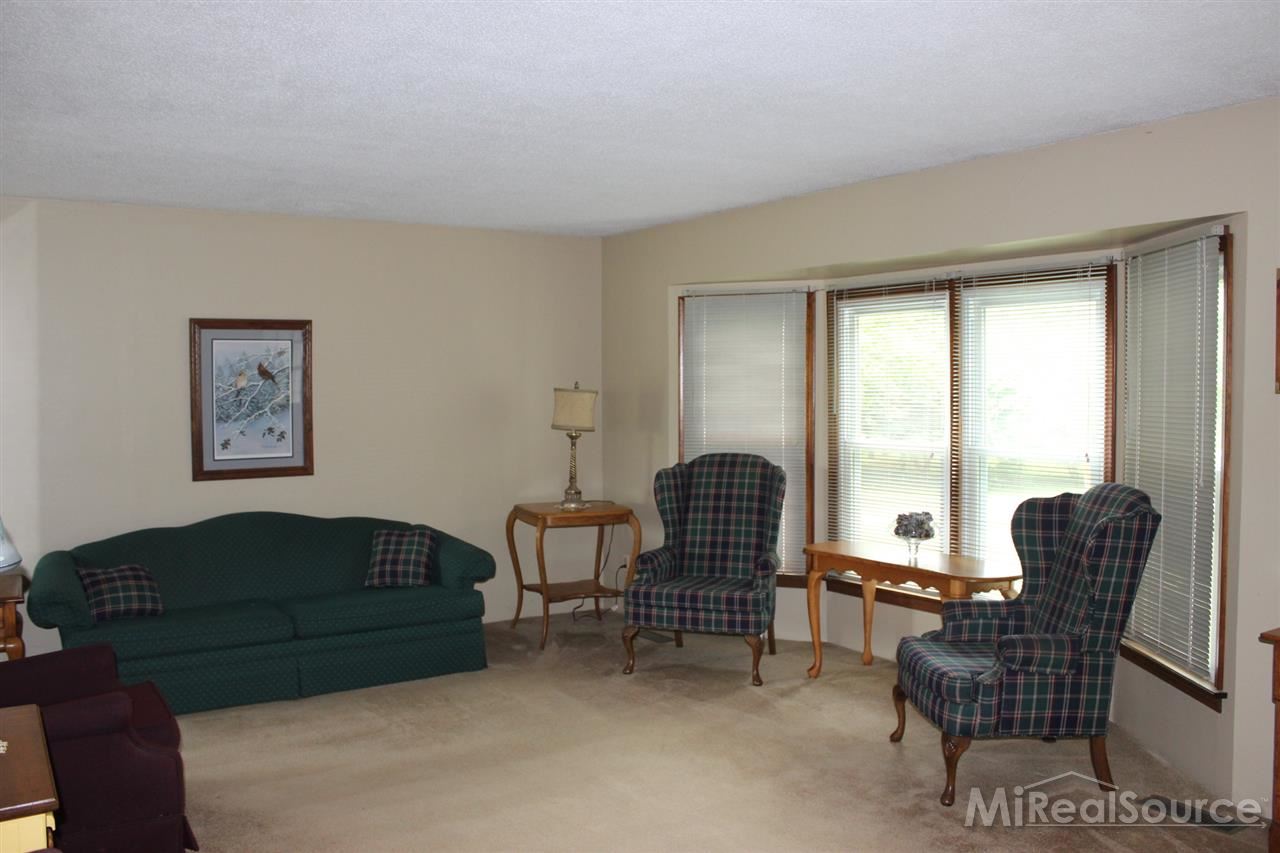 73700 McFadden Road Armada, MI 48005 - Photo 4 of 28 31205262-3.JPG
