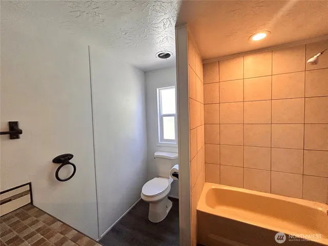 $42,999 | 850 Crescent Street, Raymond, WA 98577