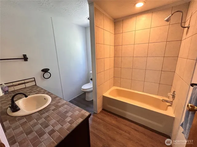 $42,999 | 850 Crescent Street, Raymond, WA 98577