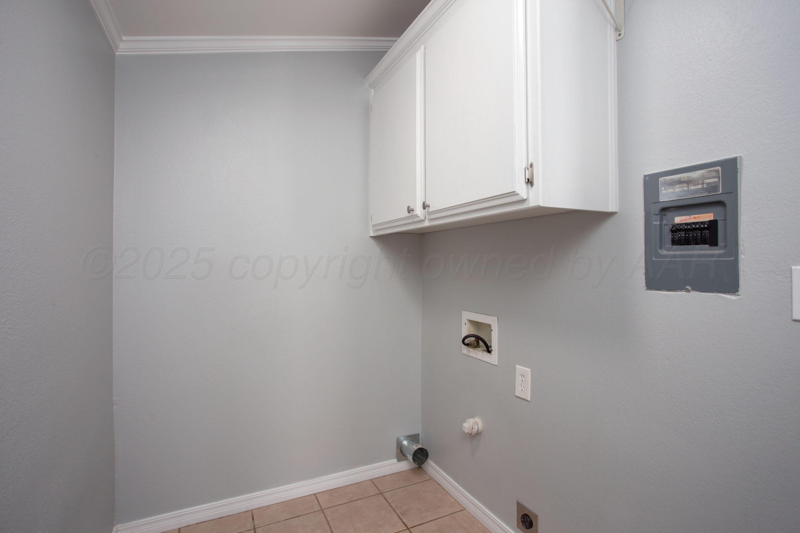 406 Sunset Terrace Amarillo, TX 79106 - Photo 19 of 25 a view of an empty room