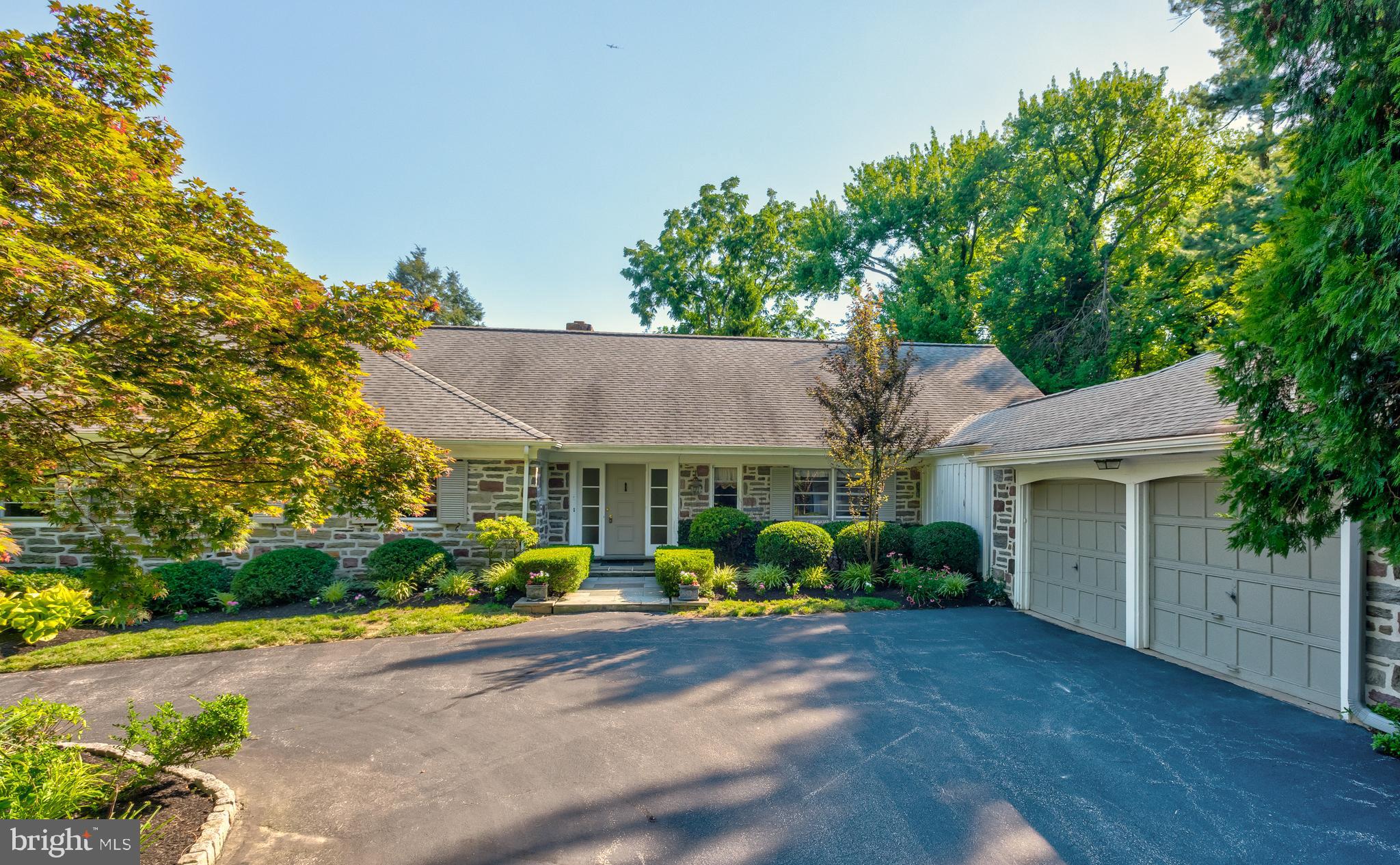 840 Mt Moro Road Villanova, PA 19085 - Photo 2 of 35