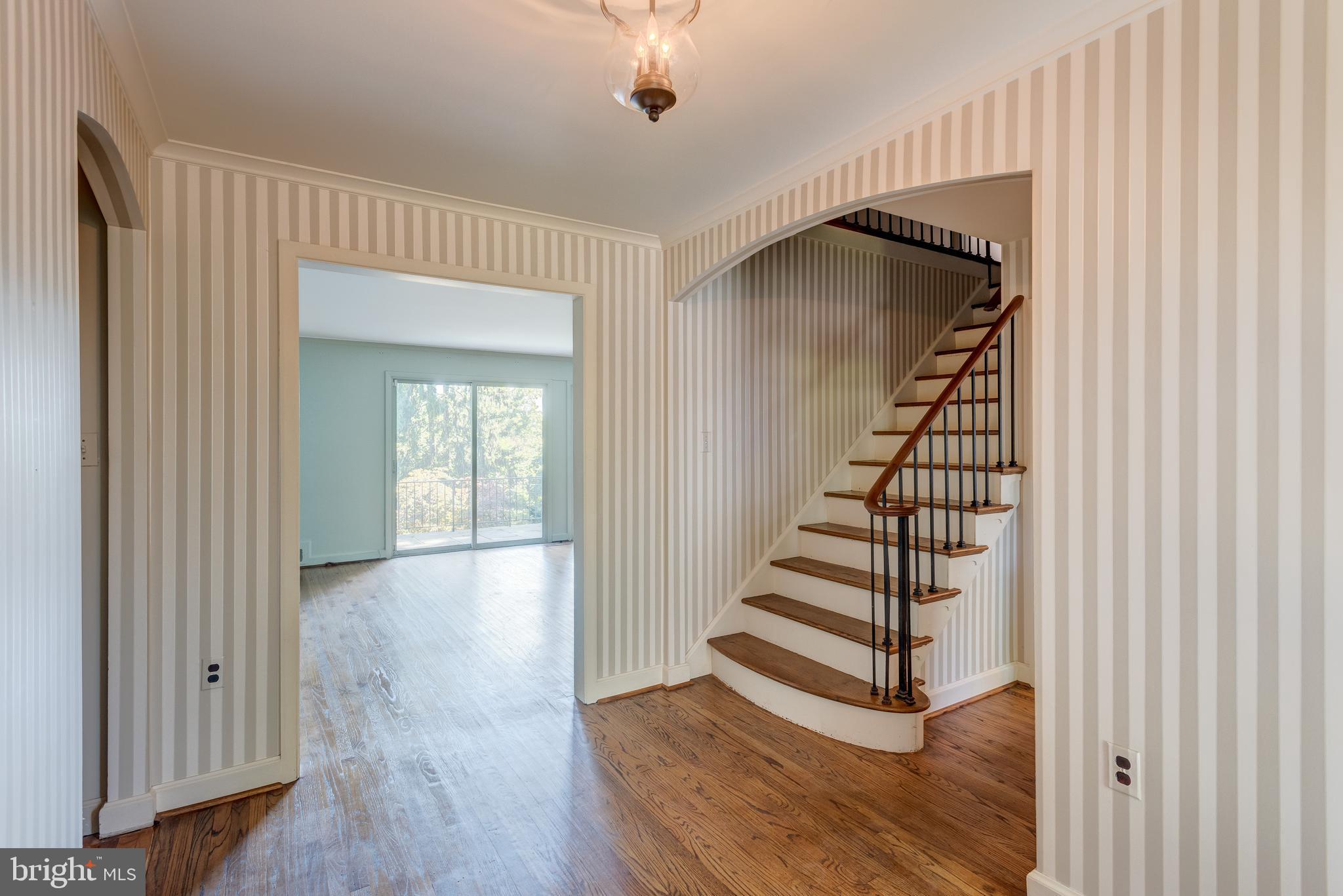 840 Mt Moro Road Villanova, PA 19085 - Photo 4 of 35