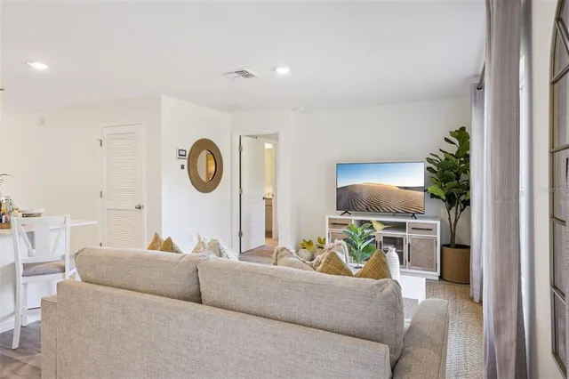 $322,490 | 996 Fawn Grace Road, Umatilla, FL 32784