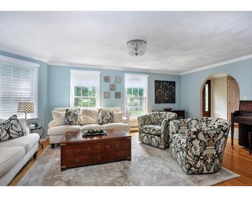 16 Abbey Road Walpole, MA 02071 - Photo 3 of 38