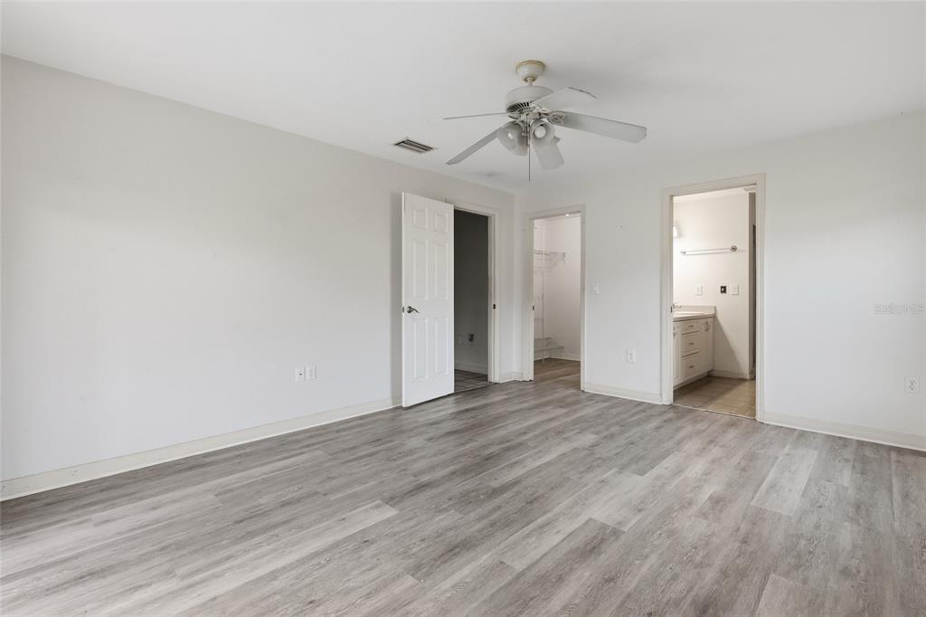 2951 Gocio Road Sarasota, FL 34235 - Photo 19 of 49