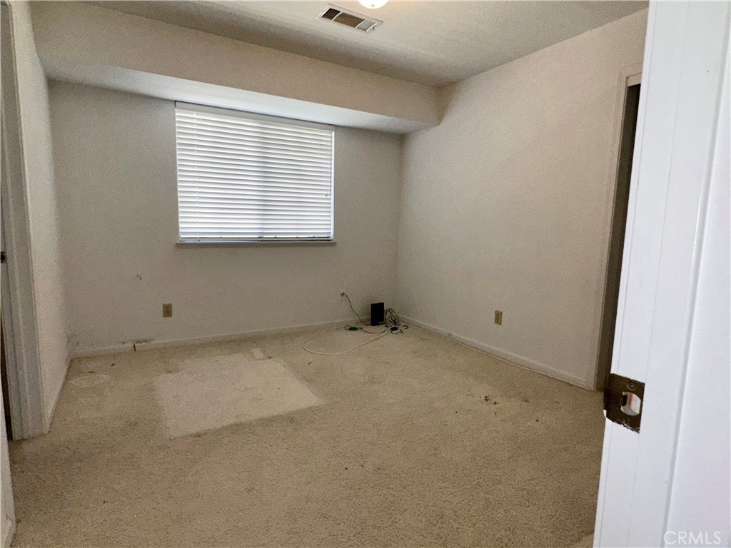 3072 Ironwood Court Merced, CA 95340 - Photo 11 of 25 a view of a room with a window