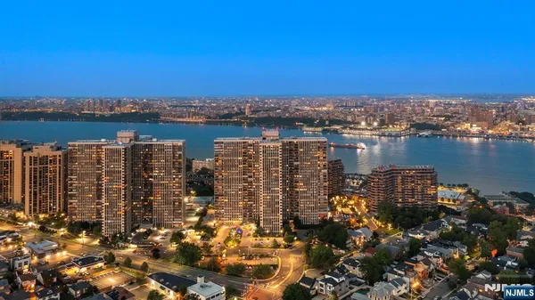 $599,800 | 200 Winston Drive, Unit 3102, Cliffside Park, NJ 07010
