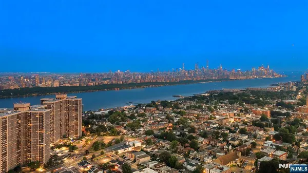 $599,800 | 200 Winston Drive, Unit 3102, Cliffside Park, NJ 07010
