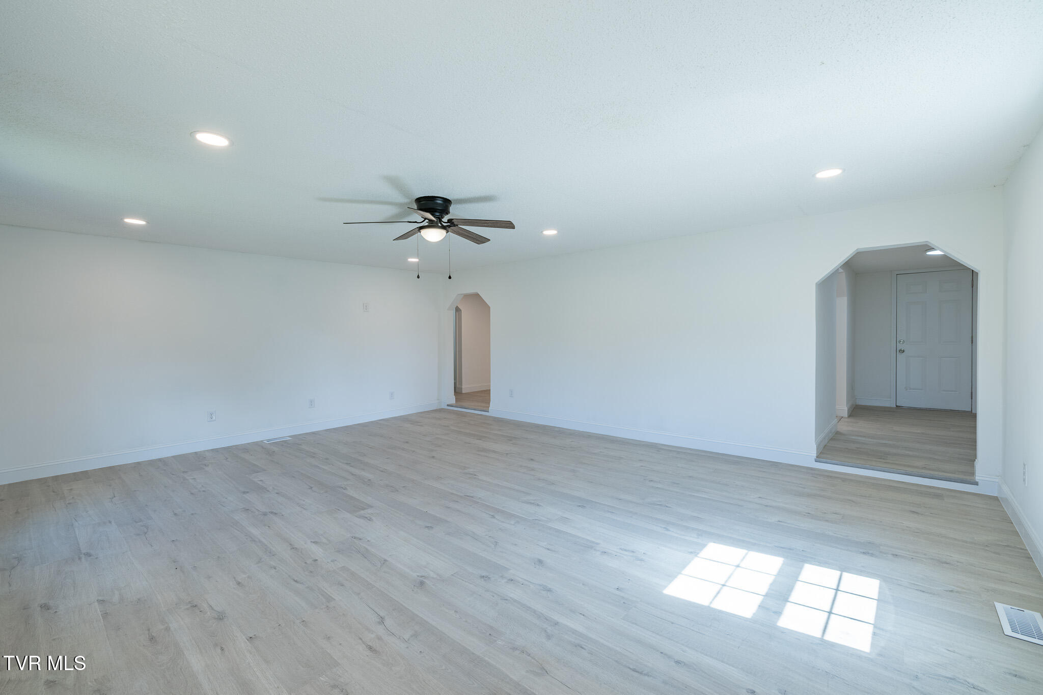 405 Sam Aiken Road Telford, TN 37690 - Photo 2 of 31 1R9A9476-HDR