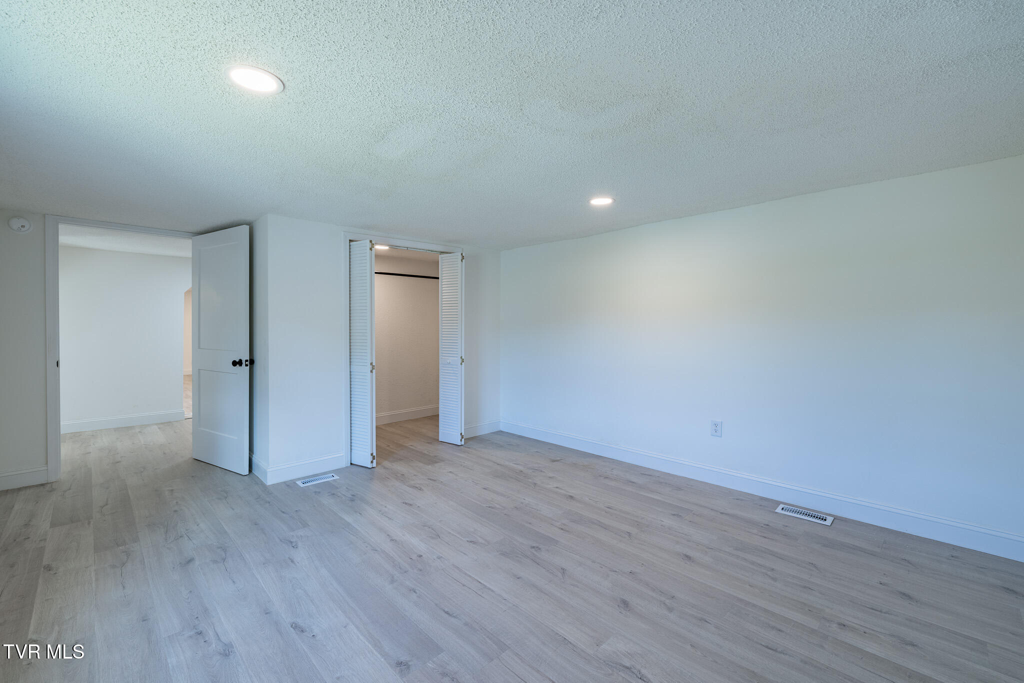 405 Sam Aiken Road Telford, TN 37690 - Photo 8 of 31 1R9A9494-HDR